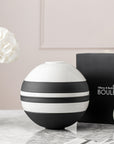 Iconic La Boule Black & White