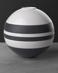 Iconic La Boule Black & White
