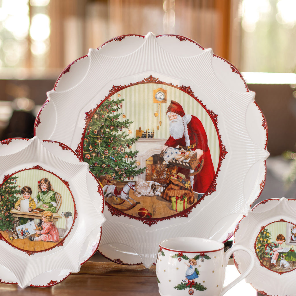 Toy's Fantasy Pastry Plate Large, Santa Bringing Gifts 43x43x2,5cm