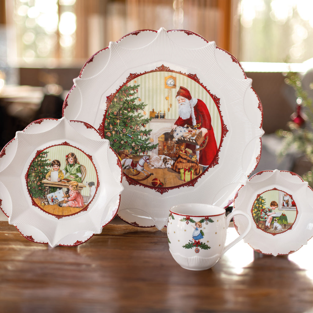 Toy's Fantasy Pastry Plate Large, Santa Bringing Gifts 43x43x2,5cm